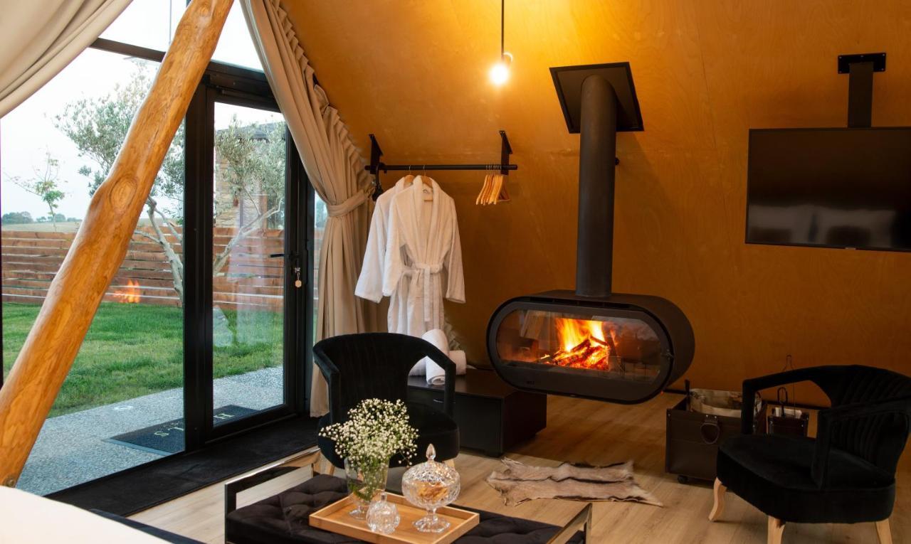 3 Hills Boutique - The Ranch Experience Hotel Trilofos Екстериор снимка